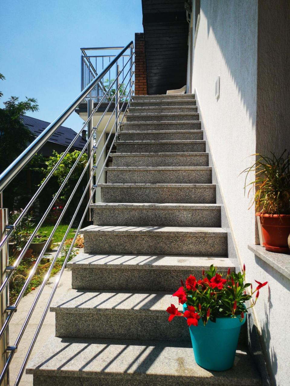 Family Apartment With Garden Σαράγεβο Εξωτερικό φωτογραφία